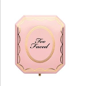 Too faced Diamond Light Highlighter (shade- fancy pink diamond)